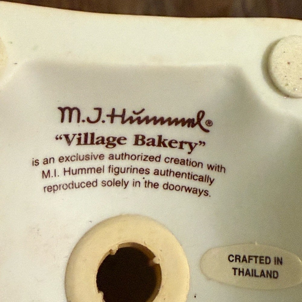 Hummel Bavarian Village Heirloom Porcelain Ornament Collection - Picture 9 of 10
